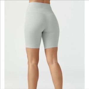 Available in steel in Xs/s and s/m